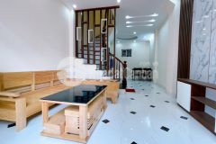 Siêu phẩm 39m 5 tầng tt cầu giấy chỉ 4 tỷ gần phố gần ô tô