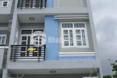 Chuyển lên sài gòn nên bán nhà 1 trệt 2 lầu đường tỉnh lộ 7, dt 6x18. giá 1tỷ870tr.