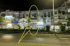 Cho thuê nhà mặt tiền đường nguyễn văn cừ, giá 35 triệu.