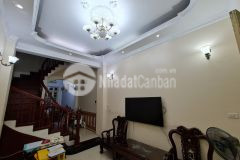 Bán gấp nhà đẹp, giá rẻ khu vực bồ đề, 51m2 giá hơn 4 tỷ, ngõ ô tô tránh