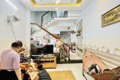 Chính chủ cần bán nhà 3 tầng mt kiệt ông ích khiêm, dt 46m2, 0945461163.