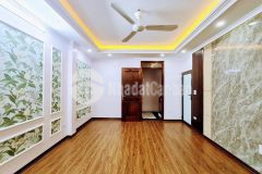 Cần bán gấp nhà phố trương định, 56m2 ô tô vào nhà, kinh doanh, sầm uất.