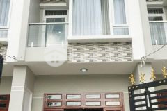 Hai tầng btct 3 pn, nhà đầy đủ công năng ngay trung tâm sầm uất. giá 4.4 tỷ