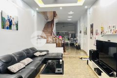 Bán ngay nhà phố hào nam 36m2 sân cổng riêng 40m ra phố nhỉnh 2 tỷ
