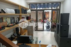 Bán nhà mặt tiền kd trung tâm đống đa8.8 tỷ0985810183