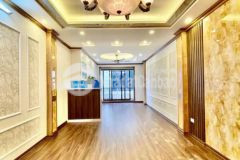 Bán nhà phố cự lộc, 52m2, 5tầng, mt 4m, lô góc, nhỉnh 4 tỷ, 0925088355