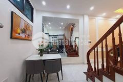 Cần bán gấp nhà hồ tùng mậu, cầu giấy, 6 tầng, 60m2, nhỉnh 7 tỷ, 0979043636