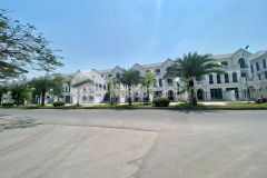 Nhà mới 39m2 5 tầng phố việt hưng long biên. nhỉnh 3 tỷ.