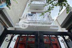 Thị trường đang sôi sục với căn nhà giá tốt 3 tầng lê hồng phong, hà đông lh 0589999963