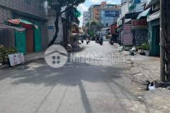 Nhà ô tô đậu trước cửa. hẻm thông thoáng sạch sẽ