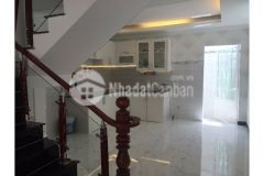 Bán nhà mặt tiền đường 304 hướng đông nam.