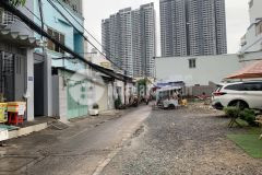 Ban gâp nha hem xe hơi huynh tân phat, quân 7, 5x16m, 2 tâng, chi hơn 7 ty