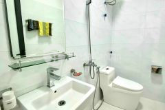 Nhà 4 tầng sân cổng riêng miếu 2 xã