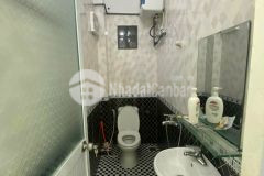 Nhà 2,5 tầng diện tích cực kì khủng giá rẻ chợ hàng