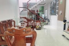 Chỉ 4tỷ9 nhà tặng nội thất gỗ, 56m2, 2 tầng đúc thoại ngọc hầu tân phú