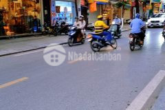 Siêu hiếm nhà mặt phố đội cấn 75m mặt tiền 5,3m 19,7 tỷ