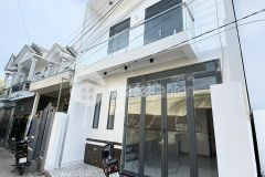 Bán nhà mới hẻm 5 võ tánh cách chợ cái răng 500m. giá 2 tỷ 290. lh 0837777411 gặp tín