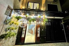 Bán nhà chính chủ, phố giáp bát, ngõ thoáng rộng, gần ô tô, dt 35m2 5 tầng mt 3.5m