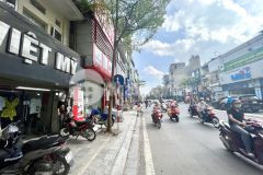 Bán nhà mặt phố tôn đức thắng vip nhất đống đa 65m2, mt 4.5m, vỉa hè rộng, giá bán chưa đến 300trm2