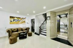 Tòa nhà hoàng việt hầm 5 lầu hđt 70 triệu chỉ 23.5 tỷ