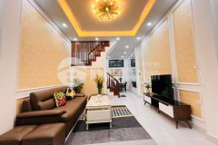 Ngõ thông, gần phố hai bà trưng 55m x 5t x mt 6.5m, 4.7 tỷ. ô chờ thang máy.