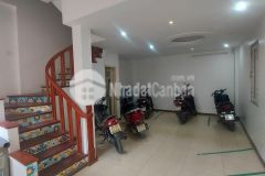 Chính chủ nhờ bán nhà phố ngọc lâm, cạnh tttm mipec, ô tô đỗ cổng dt 30m2, 5 tầng.