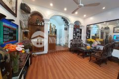 Ô tô đỗ cửa tân mai hoàng mai 47m x 4t x mt5m, giá 3.7 tỷ.