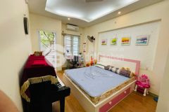 Cần bán nhà phạm văn đồng, bắc từ liêm 43m2, 5t, mt 3.8m, 3.84 tỷ. yên tĩnh ở cực sướng.