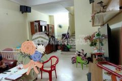 Đê trần khát chân 42m 5 tầng ở ngay chỉ hơn 4 tỷ.