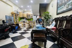 Gia đình cần bán nhà hoàng hoa thám, sát phố, kd nhỏ, 41m2, 5 tầng, giá chỉ 5 tỷ.