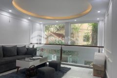 Hơn 40m2 giá nhỉnh 3 tỷ ngõ thông nhau gần phố ở vạn phúc ba đình