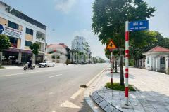 Mặt phố gia thuợng, nhà đẹp, thang máy, vỉa hè đá bóng, hàng xóm khai sơn hill.