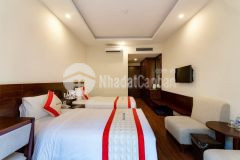 Bán khách sạn 25 phòng góc 2 mặt tiền đường chính á châu, cách biển chỉ 300m.