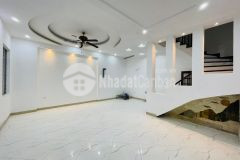 Cần bán nhà hoàng hoa thám ngõ ba gác dt 60m2 giá 5,85 tỷ