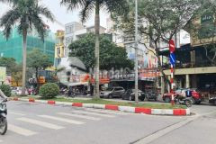 Mặt phố vỉa hè, văn quán hà đông, 81m2 thang máy, 11.5 tỷ