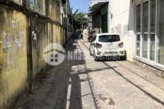 Vị trí đẹp nhà mới xây xong 1 trệt 1 lầu sân thượng, đẹp lung linh xe hơi đỗ cửa.