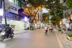 Vài bước ra phố bán đất tặng nhà 21m2. 3 tang 2,9 ty vị trí siêu đỉnh, đầu phố đội cấn tiếp giáp