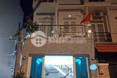 Bán nhà đào tông nguyên nhà bè 4 tầng 60mv chỉ 5.8 tỷ lô góc.