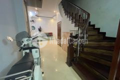 Ngõ 5 hoàng quốc việt, oto chạy ngang nhà 38m2,5 t chỉ 5.15 tỷ