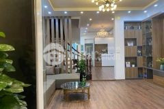 Ban nha nguyên ngoc vu câu giây 50m2 5t gia 4.5 ty ô tô gân vi tri đep