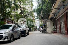 Bán nhà võng thị tâyhồ oto đỗ cửa, vào nhà ngõ thông nhà đẹp ở ngay.45m2, mt6m, giá 8 tỷ