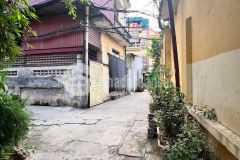 Hiếm và duy nhất. giá đầu tư 54trm2 có cả nhà và đất xuân la, ô tô nhỏ đỗ cổng, vị trí ở cực thích