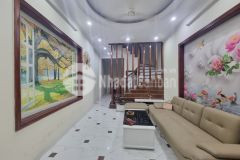 Bán gáp nhà phố võng thị, tây hồ, 20m ra ô tô, 42m2, 3pn, nhỉnh 5 tỷ.