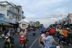 Đất thổ cư 300m2 thông chợ tiện kinh doanh