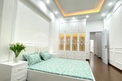 Lô góc cự lộc ô tô kinh doanh thang máy 10.9 tỷ