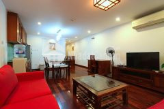 Cho thuê căn hộ phố trúc bạch 1 ngủ 1 khách bép 60m2 đủ đồ