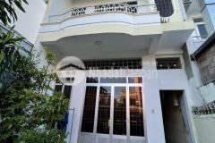 Bán nhà mặt tiền đường vân đồn giá tốt.