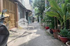 Bán nhà nát cmt8, hẻm 4m, q.10, dt khủng, chỉ 4 tỷ2