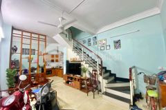 Bán nhà ngõ 370 nguyễn văn cừ 47mx3 mặt tiền khủng 7m ô tô đỗ cửa chỉ 4.3 tỷ