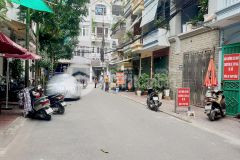 Cầu giấy vỉa hè phân lô mạc thái tổ ô tô tránh